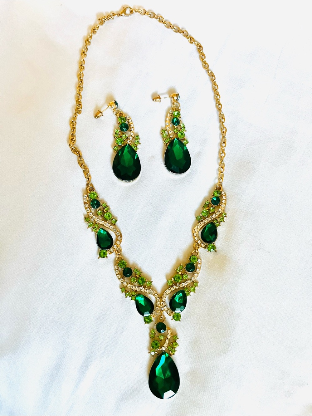Vintage Gold-Tone Necklace and Earrings with Emerald Green Teardrops